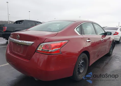 2015 Nissan Altima 2.5 z USA, uszkodzony, nr VIN 1N4AL3AP1FC208815